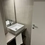 Luxury Ely アパート サンレモ