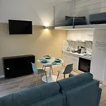 Luxury Ely アパート *