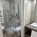 Luxury Ely アパート サンレモ